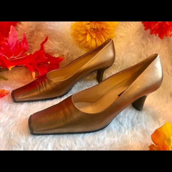 Bruno Magli Pumps - Picture 5 of 8